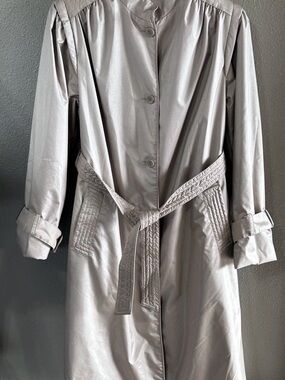 Vintage Windy Weather 60/70’s Women’s Trench Coat 5/6 Movie Prop